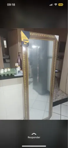Espelho com moldura dourada novos 