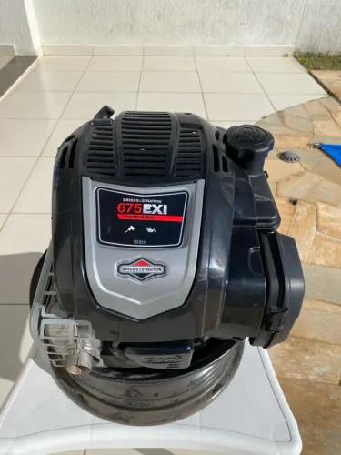 Motor a gasolina Briggs Stratton 675 EXI