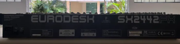 Behringer Eurodesk SX2442FX - Mesa Analógica Profissional com Efeitos Integrados