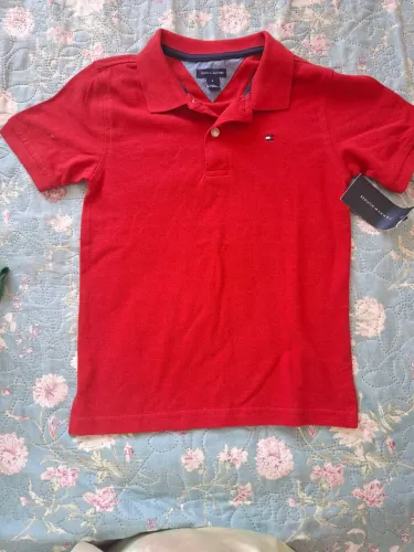 Camisa Tommy Hilfigher 6 anos. NOVA. COM ETIQUETA