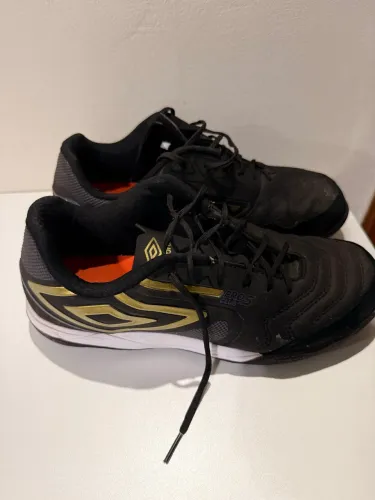 Chuteira Society UMBRO BUMP 41