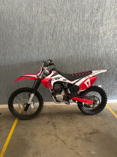 Vendo ou troco CRF 230F 2017/2017
