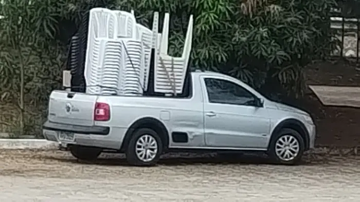 Mesa e cadeiras plástica 