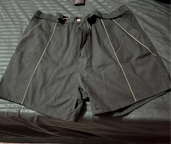 Bermuda feminina preta com elástico TAM 52 (novo) 