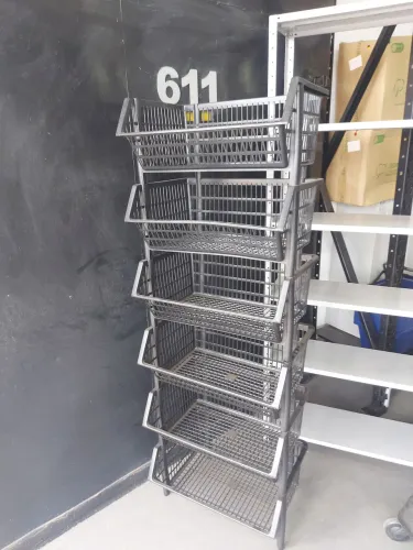 CESTO EXPOSITOR ENCAIXAVEL PLASTICO-ZAP 71- *