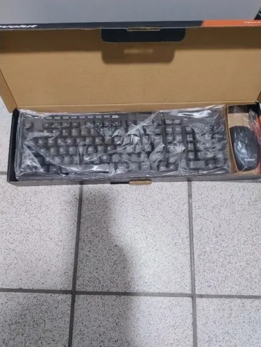 Kit Teclado e Mouse sem fio - Novo na Caixa