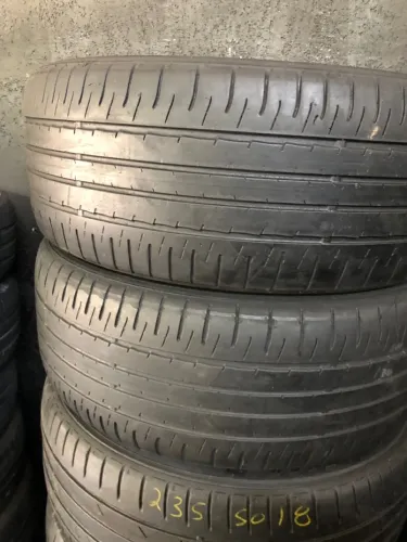 Pneus 225/50/18 por 600$ os 2 seminovos dunlop instalados
