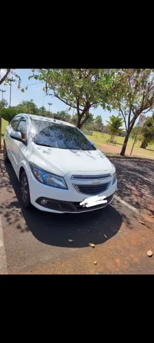Chevrolet Onix Hatch LTZ 1.4 8V Flex Power Mec. 4P 2015