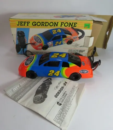 TELEFONE formato de CARRO DE CORRIDA da Chevrolet do Piloto JEFF GORDON. Na caixa original