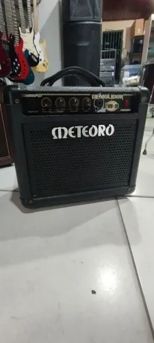 Amplificador de baixo meteoro demolidor 20w