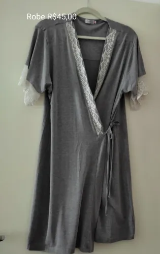 Robe cinza com renda -