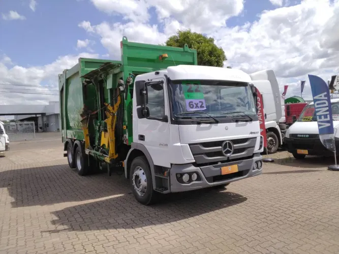 Mercedes-Benz Atego 2430/54 6X2 E5 2021/2022 Vamos Seminovos São Leopoldo