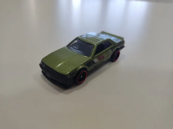 HOT WHEELS NISSAN SKYLINE RS KDR30 1:64 J-IMPORTS 2024