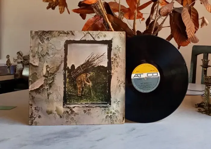 LP Vinil - Led Zeppelin IV  (primeira prensagem Nacional de 1971) numeração: 2400 210