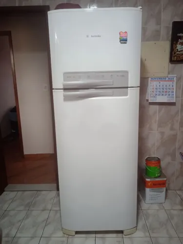 Geladeira Eletrolux frosfre 