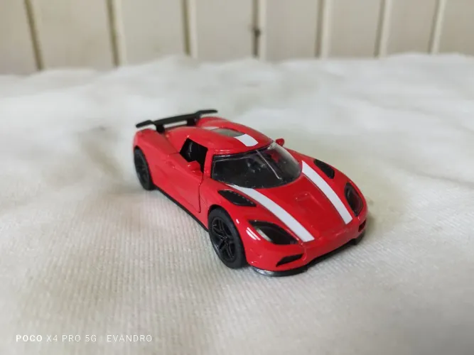 Miniatura Carro Esportivo 