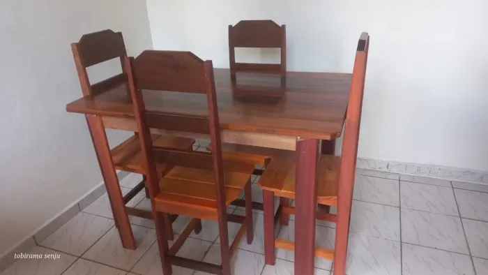 Conjunto de mesa de jantar com 4 cadeiras