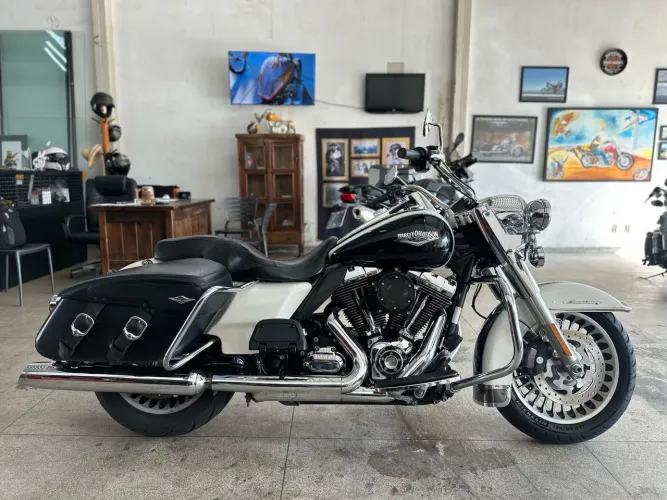 Harley-Davidson Road King Classic (FLHRC) 2014