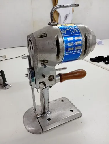 Vendo máquina de corte! Aceito troca.