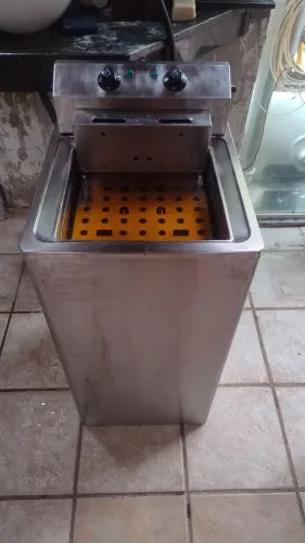 Fritadeira elétrica Metalcubas FOE 15 8000W