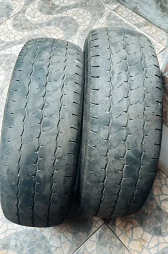 Pneus 205/70/15( para reforma ) e Roda