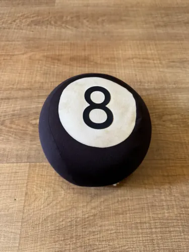 Almofada bola 8 da Fonn altura 10cm