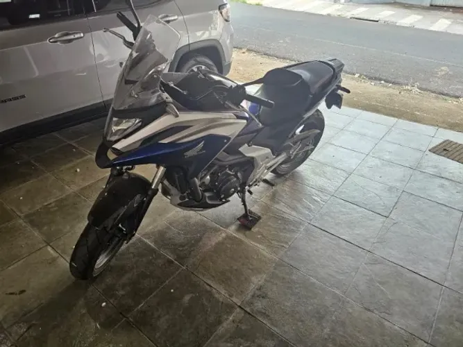 Honda NC750X Novíssima sem detalhes. Único dono.