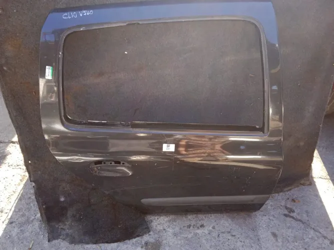 Porta lateral traseira direita Renault Clio 2003 (Com detalhes)