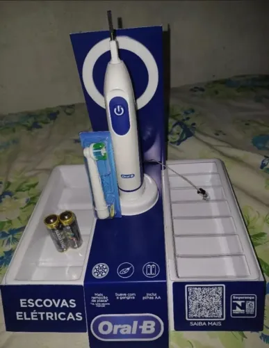 Escova de dente elétrica Oral b power pro