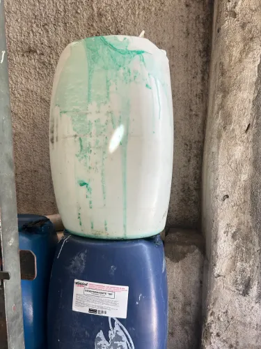 Bombona galão de 50 litros furada