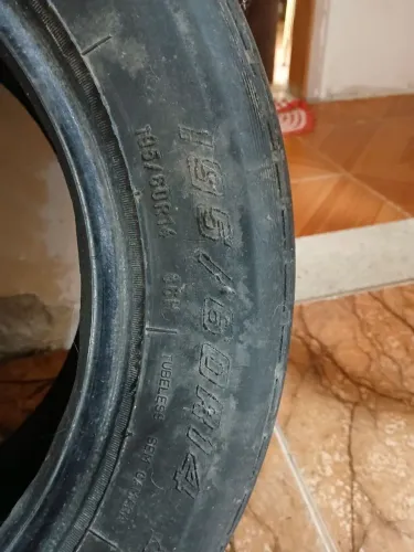 Pneu Radial 195/60r14 usado