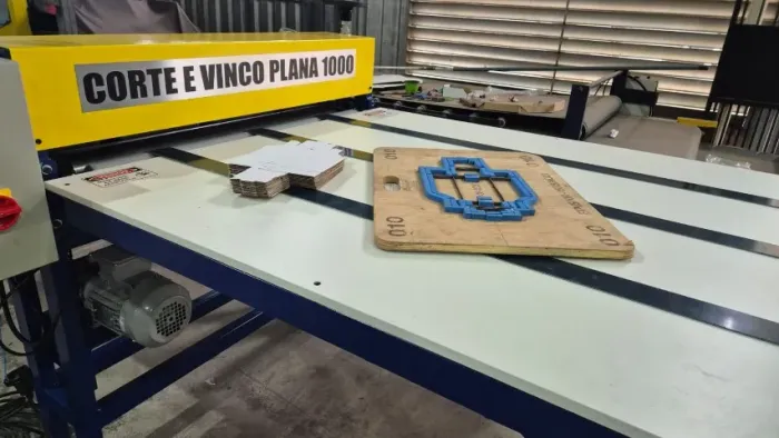 Máquinas para caixas de papelão