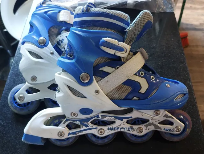 Roller + Kit segurança capacete, joelheira, luva e cotoveleira.