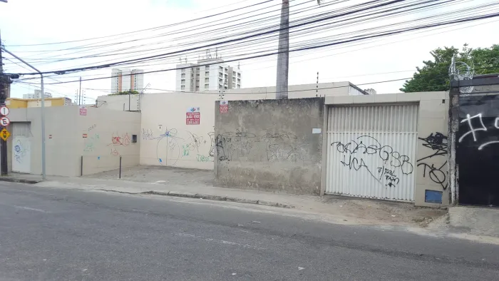 Vende-se Casa Comercial na Rua Dona Leopoldina com 700m²