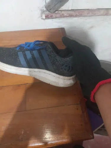 Sapateiro Costuro sapatos e sandália tbm de pano keenner ou Cartago