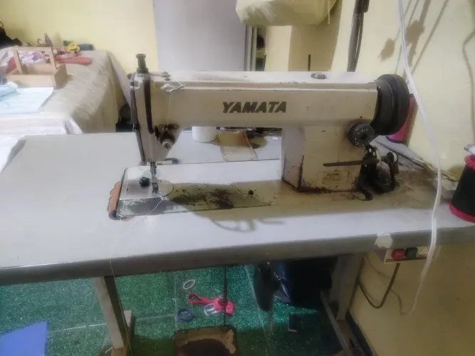 Máquina reta industrial yamata 
