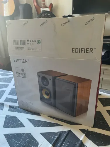 Edifier Monitor de Áudio R1000T4