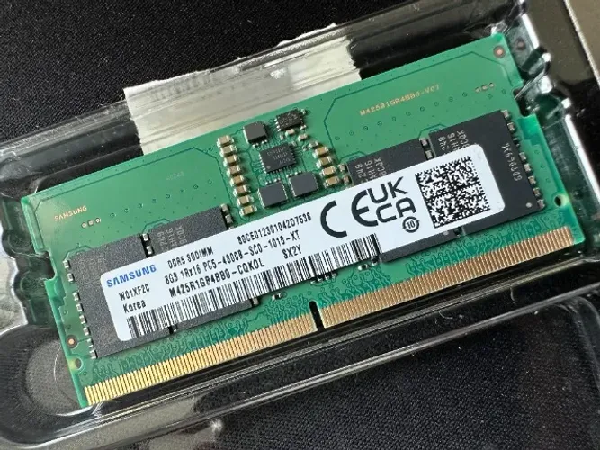 Vendo memória RAM Samsung 8GB DDR5 4800MHz para notebook, nova, nunca utilizada