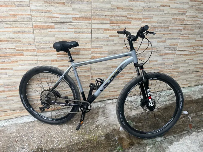 Vende se bike quadro 21 ( usada poucas vezes ) divido no cartão