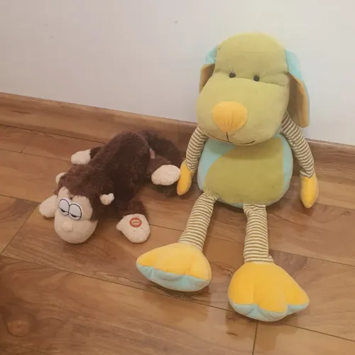 Ursinho cachorro e macaco de pelúcia médio usados
