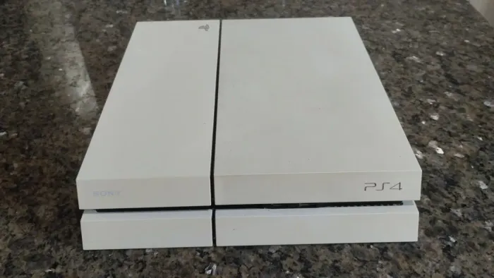 PS4 FAT 500GB DESBLOQUEADO - R$ 1.400 (ACEITO NEGOCIAÇÃO)