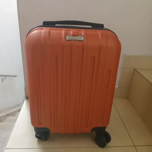 Mala de bordo ABS! No meu perfil tem outras opções.