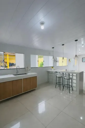 .Casa de 2 Pavimentos com 4 Suítes e Churrasqueira no Conjunto Pedro Teixeira