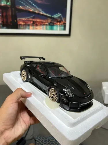 Porsche 911 GT2RS autoart