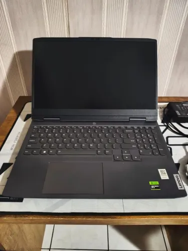Lenovo LOQ 15IRH8 RTX 3050 6GB i5 13ª Geração 16GB DDR5 SSD 1TB