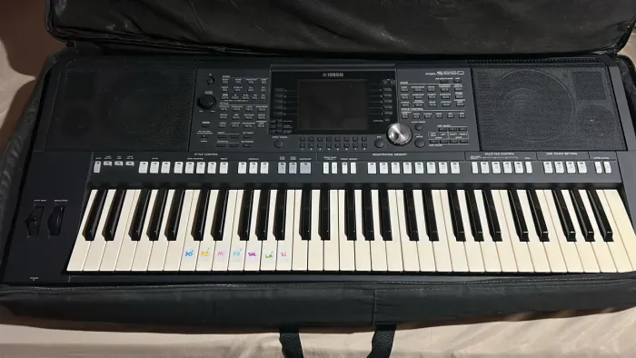 TECLADO YAMAHA PSR - 950
