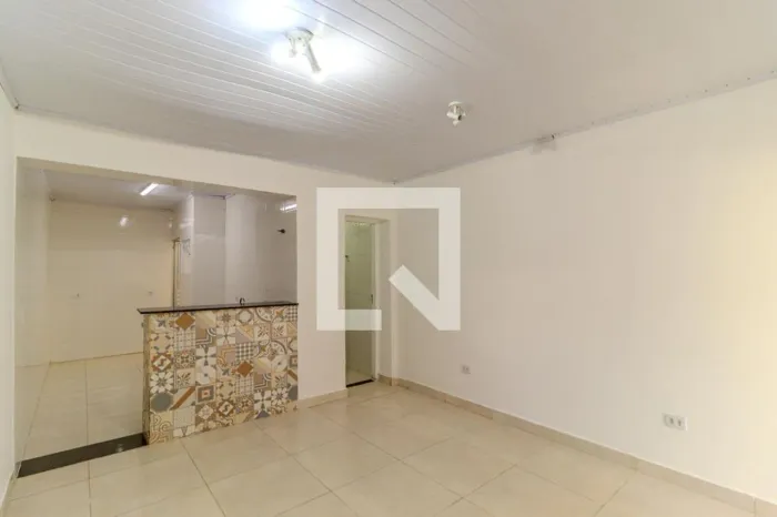 Casa à Venda - Pacaembu, 2 Quartos, 83 m2