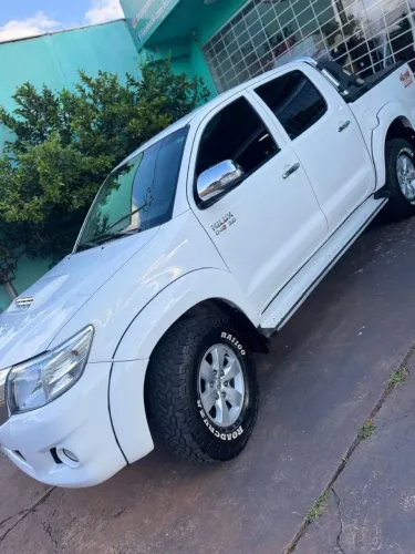 Toyota Hilux CD SRV D4-d 4X4 3.0 TDI Diesel AUT 2012