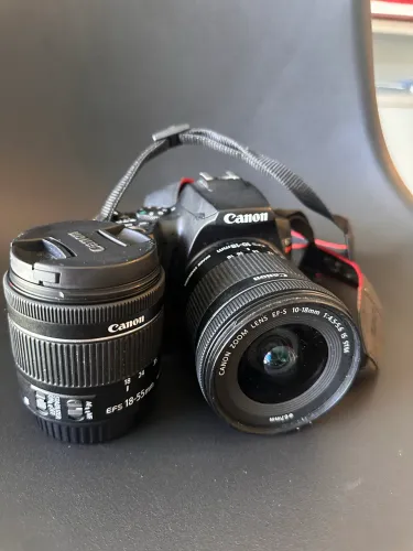 Canon EOS Rebel SL3 - Praticamente Nova!