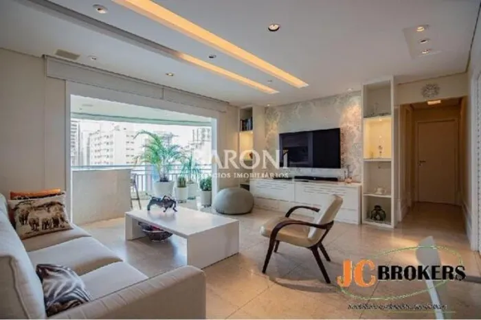 Apartamento com 156 m², 3 Dormitórios, sendo 3 suítes, Sala para 2 ambientes, 3 Vagas